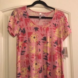 LulaRoe Classic T - XS